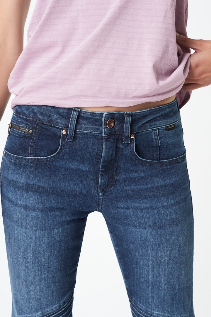 Aura Jeans - Indigo Reform | Mavi Jeans | Camilla on Piper