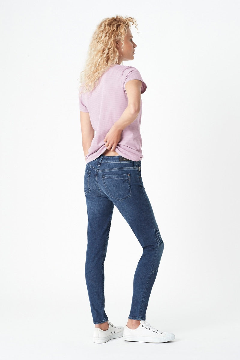 Aura Jeans - Indigo Reform | Mavi Jeans | Camilla on Piper